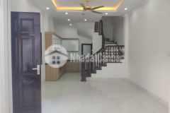 Bán nhà ngọc lâm long biên 45mx5t lô góc ô tô đỗ cửa nhỉnh 5 tỷ 0352163259.