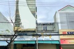 Nhà mặt tiền đường núi thành