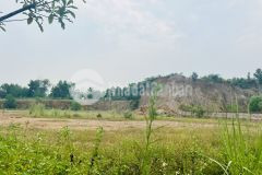 Bán gấp lô đất có dt 5433m2 có sẵn 300m2 thổ cư, chỉ cách đường vành đai 5 theo quy hoạch có 100m