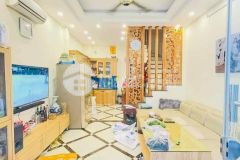 1 nhà ra ô tô tránh, phố cự lộc, thanh xuân 40m2x6t, 2 thoáng, 5 tỷ.