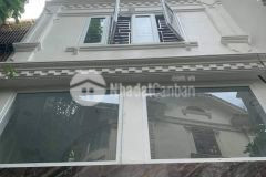 Bán nhà 1 trệt 3 lầu mặt tiền đường hồ biểu chánh,hướng tây nam.