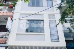 Khách sạn cách bãi sau 100m full nội thất. thang máy