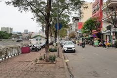 Bán gấp nhà phố nguyễn ngọc vũ, cầu giấy. lô góc, hè 3m, 3 ô tô tránh. 75m2 mt12m 6t 20tỷ