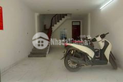 Bán nhà ngô thì nhậm ô tô đỗ cửa diện tích 55m 6 tầng mặt tiền 5m gía 6,2 tỷ doanh thu 35 triệu