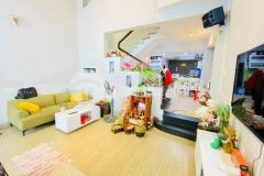 Bán gấp 2 lầu d3 4.2x12 phường 25 bình thạnh