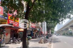 Bán nhà mặt phố lớn ngay tại đường quang trung