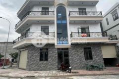 Tôi chính chủ bán căn nhà 1 trệt 2 lầu bình chuân