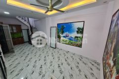 Nhà đẹp sát phố, gần ô tô. quang trung hà đông. 30mx5t. mt8m. giá 3,3 tỷ.