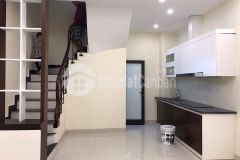 Bán nhà đẹp phố ngọc thụy, 30m2 x 5t, ngõ thông, ô tô vào, giá nhỉnh 3 tỷ.