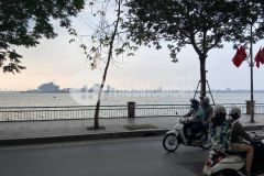 Bán nhà mặt phố trích sài tây hồ. vỉa hè 5m. 3 bước câu cá hồ tây. kinh doanh. 21,5 tỷ