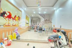 Bán nhà hoàng quốc việt,2 thoáng,ô tô,56m,3t,4.3 giá chỉ 12.6 tỷ lh hải 0966866250