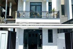 Nhà mới xây tthc tân uyên