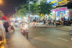 Nhà bán lâm văn bền, 9xxx tỷ, 4x19m, ngay trường thcs nguyễn hữu thọ