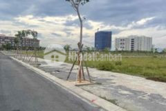 Rất cần tiền bán lô fpt đối diện trường tiểu học