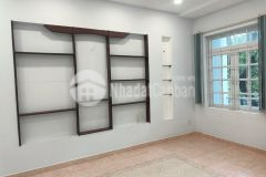 Cho thuê nhà kdc trung sơn dt 5x20 trệt, 2 lầu, sân thượng, 4pn giá 28 triệu