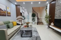 Bán nhà tân mai, 7 chỗ đỗ cổng, ở ngay, 33m2, 5 tầng, 3.95 tỷ.