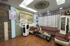 Bán nhà phương mai 57m2mt 6m. ngõ 4m, oto đỗ cửa 6,4 tỷ