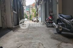 Nhà mới trung tâm cầu giấy oto vào nhà thang máy 42m, 6t chỉ 9 tỷ.