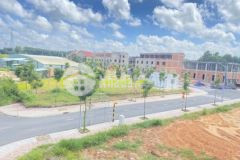 Bán nhanh lô đất đối diện công viên tân uyên