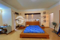 Tây hồ, hiếm và độc nhất. 100trm2 nhà c4 sân vườn ô tô vào nhà, 124m2, mặt tiền rộng 7m.