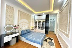 Nhỉnh 5 tỷ có nhà phố chùa láng 40m2 5t mt3.1m