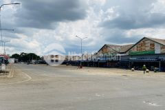 Bán kho xưởng ngay chợ nông sản, đầu mối thủ đức giá tốt, mặt tiền đường nhựa 8m.