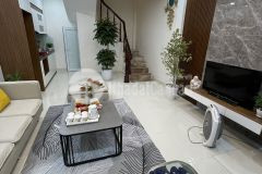 Ô tô 7 chỗ đỗ cổng, ngõ thông, tiện ích bạt ngàn