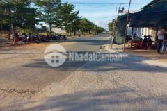 Ban đất tặng nhà c4 2 mặt tiền