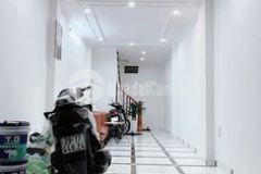 Bán nhà mới mặt ngõ giải phóng, ngõ thông, ô tô đỗ cửa, full nội thất, 35.3mx 5 tầng 5.2 tỷ.