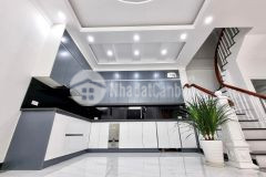 Chính chủ bán nhà 35m x 5 tầng ngọc thụy, long biên, nhà mới đẹp, cách chợ 50m.