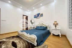 Bán nhà võ chí công. căn hộ cho thuê. 35 phòng khép kín. dt 105m. 9 tầng. giá 35,5 tỷ