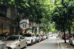 Cần bán nhà phân lô tây hồ ngõ 28 xuân la. lh 0916447879.