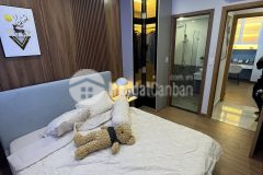 Bán căn hộ cao cấp nằm mặt tiền đường đối diện chợ