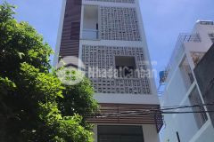 Nhà rộng rãi mặt tiền đướng lớn