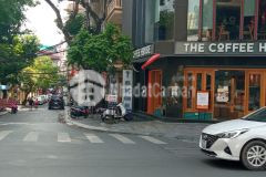 Bán gấp nhà tập thể phố thọ lão, hai bà trưng, lô góc, ô tô đỗ chân cầu thang, giá 1.25 tỷ