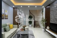 Bán nhà tân mai hoàng mai 3235m2, 5 tầng, mặ tiền 4.3m, giá 3.95 tỷ có thương lượng.