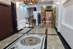 Nha plô quân đôi ô tô tranh via he thang may 55m x 6t x mt 4.5 gia 9 ty