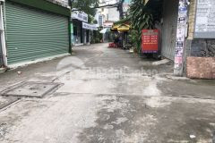 Chỉ 2 tỷ còn tl có ngay nhà 1 lầu đúc hẽm xe hơi