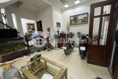 Phân lô, gara ô tô, gần hồ hoàng cầu phố nguyễn phúc lai. 0911554873.