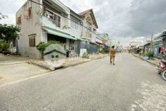 Cần bán nền full thổ cư, nền góc 2 mặt tiền trục chính hẻm, giá dưới 2 tỷ