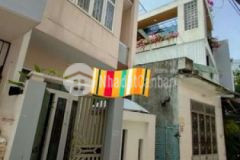 Bán nhà 2 tầng kèm dãy trọ 5 phòng kiệt đường 32