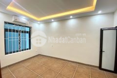 Bán nhà kẻ tạnh giang biên 33 m2, gara ô tô, tiện ích, ở sương, nhỉnh 4 tỷ