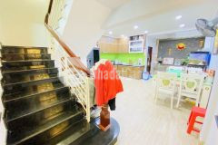 Bán nhà 2 mặt hẻm ô tô cmt8, dt khủng, mặt tiền 4m, cực rẻ