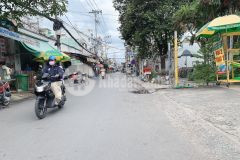 Bán đất tặng nhà hxt đ.số 59, 60m2, ngang 4.2m, ngay chợ, vừa ở vừa kd, chỉ 4.3 tỷ.