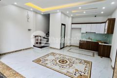 Bán gấp nhà đẹp logoc hai thoáng đường nguyễn khang, cầu giấy, diện tích 36m2 x 5 tầng, mt 5,5m tỷ