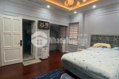 Vị trí trung tâm, giao thông kết nối phố liễu giai, văn cao, vạn bảo, vạn phúc. xung quanh là cá