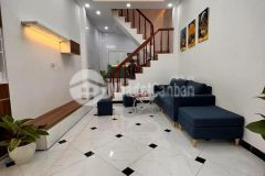 Chỉ 4.85 tỷ có nhà giải phóng 35m2, 5 tầng ba gác đỗ cửa sát phố.