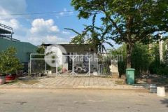 Bán đất tặng căn nhà cấp 4 giá 61trm2