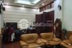 Nhà lam tường 70m 3 5 tầng oto để trong sân