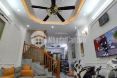 Bán nhà ô tô đỗ cửa 8 tỷ 50m2 nhà đẹp ở luôn